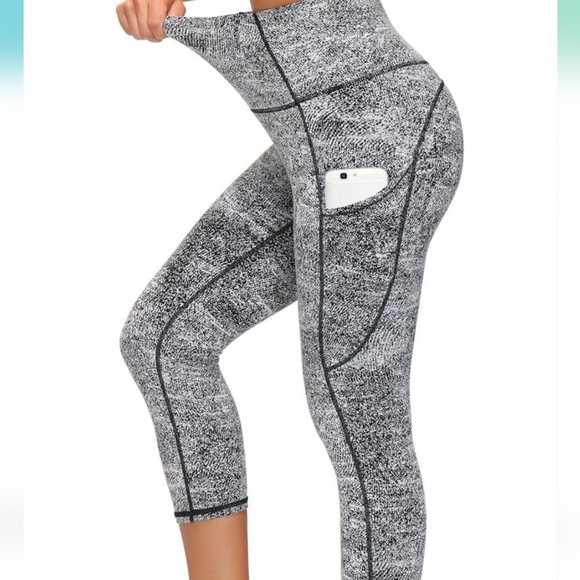 The Gym People Black And White Print High-Waisted Leggings with Inner Pocket - Picture 2 of 6